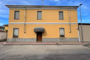 Villa di 180 m² con 3 locali a Vercelli