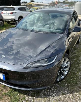 TESLA Model 3 - Model 3 Standard rwd Plus