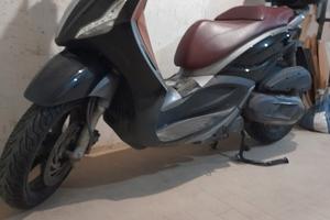 scooter Beverly 350 touring