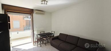 Appartamento di 61 m² con 2 locali e box auto a Mi
