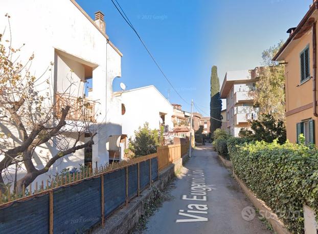 Marino bilocale con balcone e posto auto