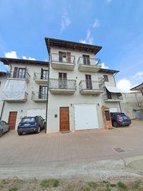 Villetta a schiera con garage doppio