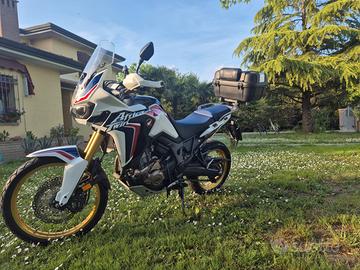 HONDA AFRICA TWIN CRF1000 2017 TRICOLOR  7400KM