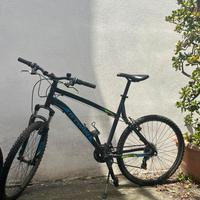 Between rockrider