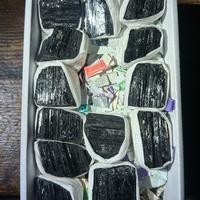 Minerale di tormalina grezza extra