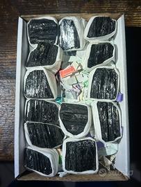 Minerale di tormalina grezza extra