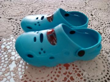 zoccoli blu con personaggio Spider Man