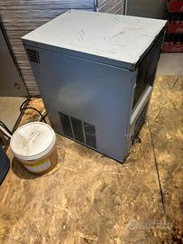 Macchina del ghiaccio