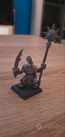vecchio alfiere corazzato degli Orchi   Warhammer