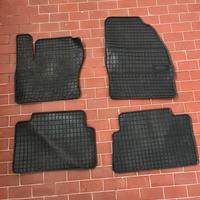 Set tappetini auto in gomma