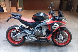 Aprilia tuono 660
