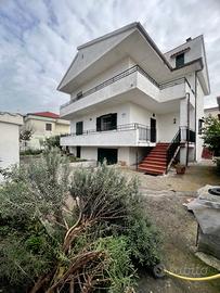 Rif 313 villa singola con garage e giardino
