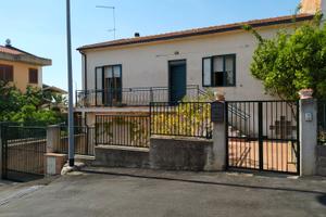 Vendita intero immobile