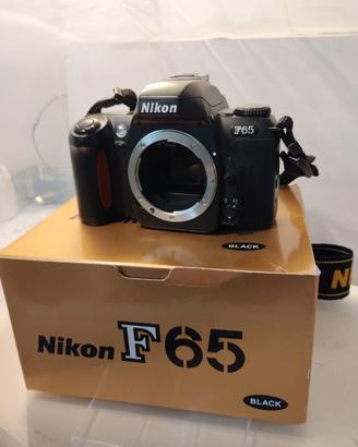 Nikon F65 a rullino 35mm