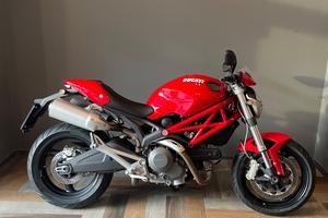 Ducati Monster 696