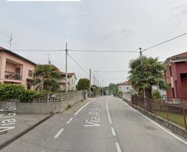 2Locali a Faloppio-garage-cantina e giardino