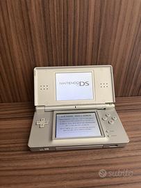Nintendo DS Lite funzionante con difetti