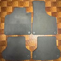 Set completo tappetini Audi A3 8P/8PA grigi