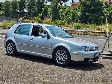 VOLKSWAGEN Golf 4ª serie - 2001