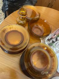 Servizio piatti vintage vetro ambrato
