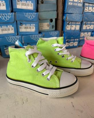 Stock scarpe tela