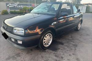 Volkswagen Golf Cabriolet 1.6 cat Colour Concept