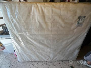 Materasso matrimoniale in memori