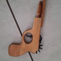 pistola spara elastici