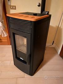 Stufa a pellet Ravelli + telecomando + pellet
