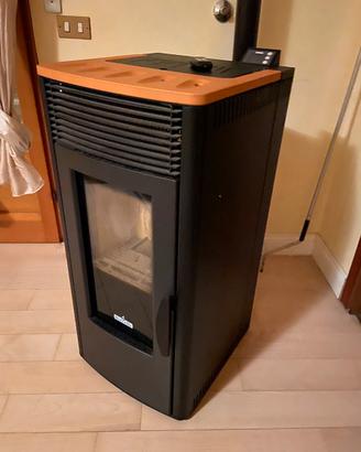 Stufa a pellet Ravelli + telecomando + pellet