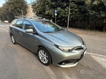 TOYOTA Auris Touring Sports 1.8 Hybrid Business