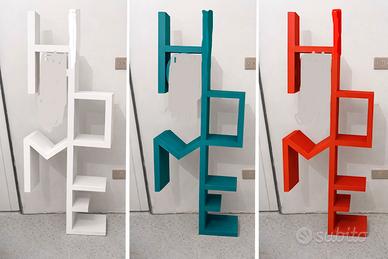 Scaffale a muro in legno