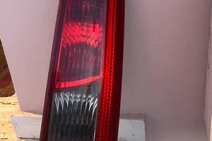 Fanale Posteriore Dx Ford Fiesta