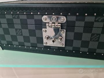 Box Louis Vuitton da 8 posti, due colori.
