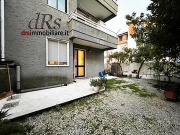 Marconia. Abitazione al piano terra con giardino