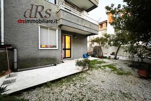 Marconia. Abitazione al piano terra con giardino