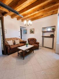 Casa indipendente di 154 m² con più di 5 locali a 