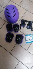 Casco e ginocchiere