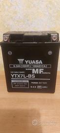 Batteria YUASA YTX7L-BS per SH HONDA