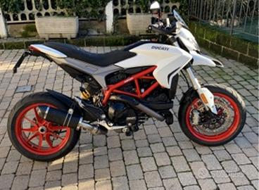 Special Titanium Black Ducati Hypermotard 939