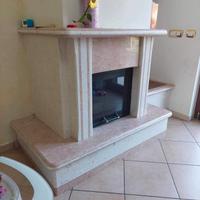 rivestimento camino in marmo