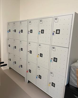 Armadietto in metallo con serratura