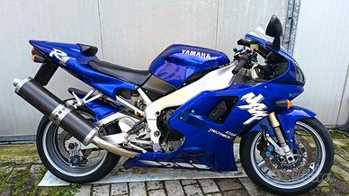 Yamaha yzf R1 .