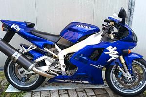 Yamaha yzf R1 .