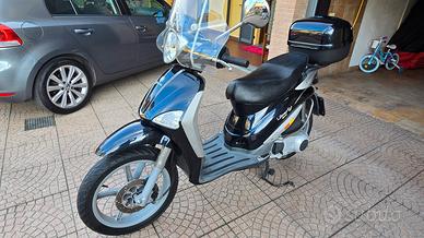 piaggio liberty 200