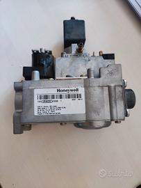 Valvola gas Honeywell VR4605C per caldaia  