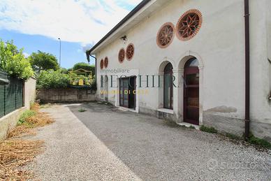 Capannone - Castelnuovo del Garda