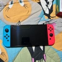 Nintendo switch oled , leggere descrizione