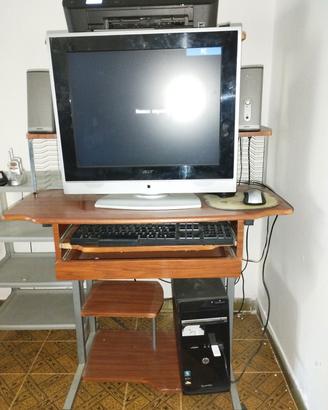 PC completo di mobiletto