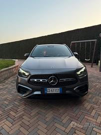 Mercedes GLA 200 Premium full optional